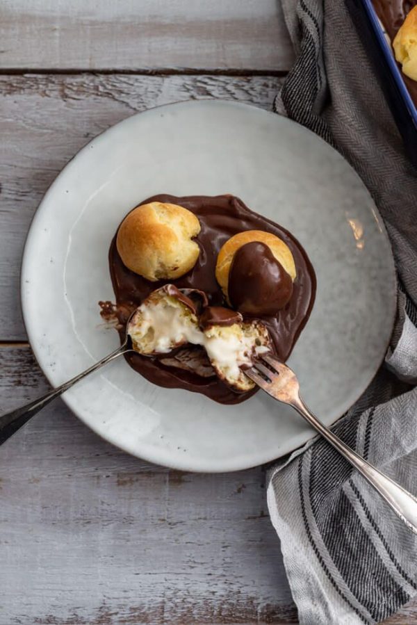 Profiteroles mit Schokosauce